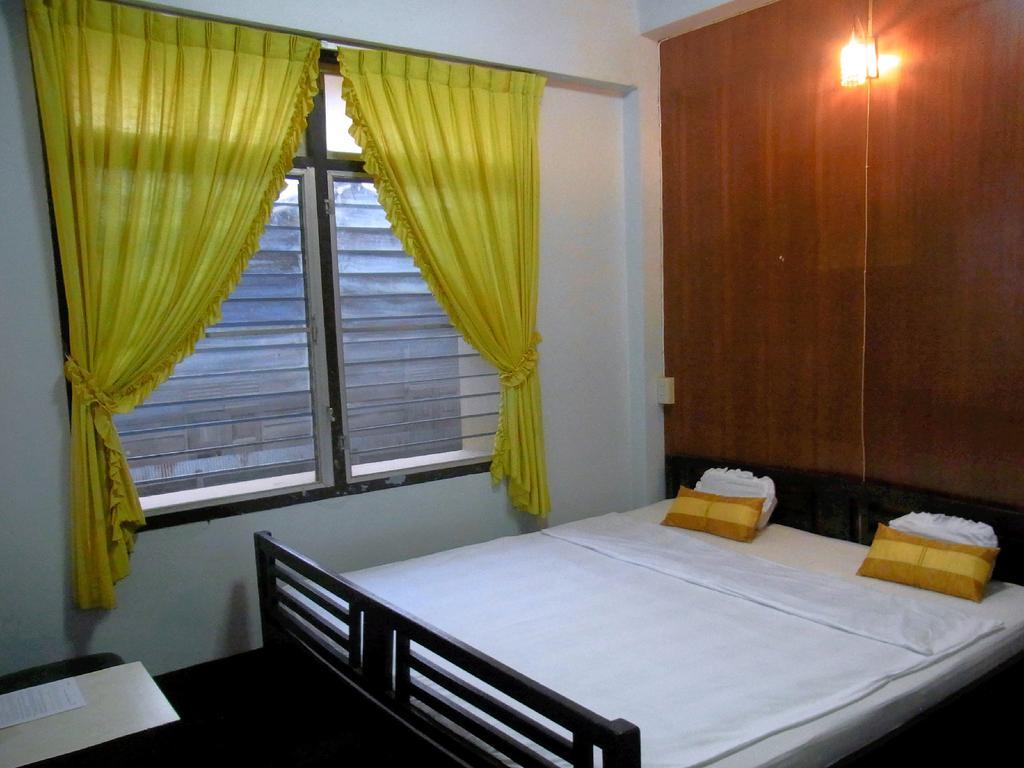 28 Rachabutr Hostel Ubon Ratchathani Room photo